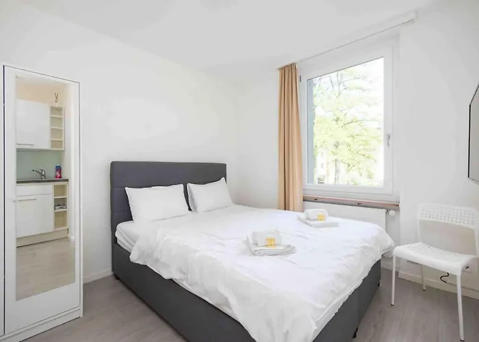 Urban Oasis With Queen Bed And View Be-12 Curych