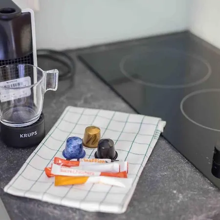 Urban Oasis With Queen Bed And View Be-12 *