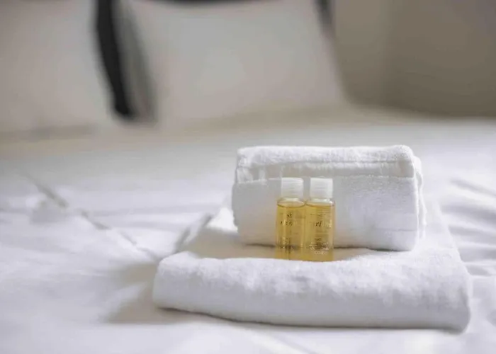 Urban Oasis With Queen Bed And View Be-12 아파트