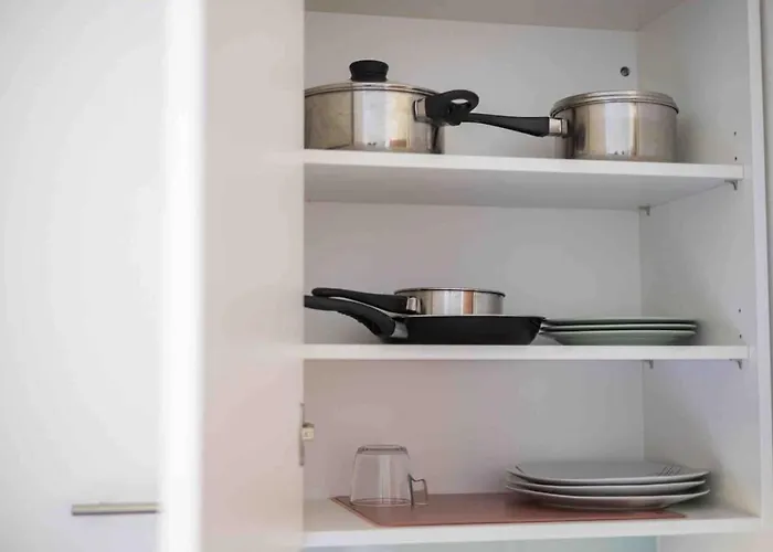 Urban Oasis With Queen Bed And View Be-12