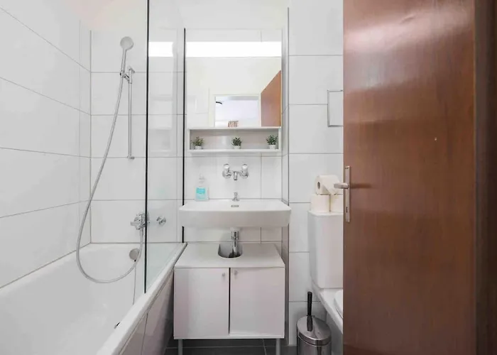 Urban Oasis With Queen Bed And View Be-12 Apartment Zürich