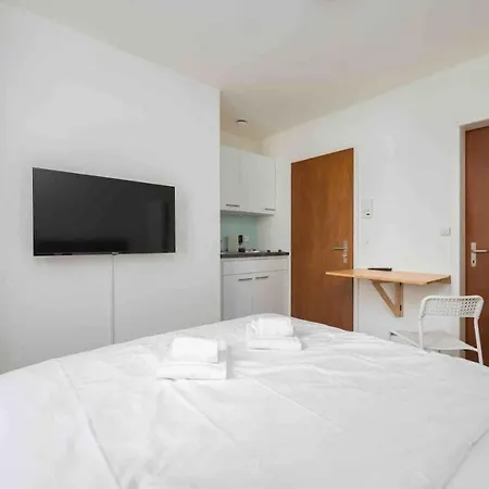 Urban Oasis With Queen Bed And View Be-12 *