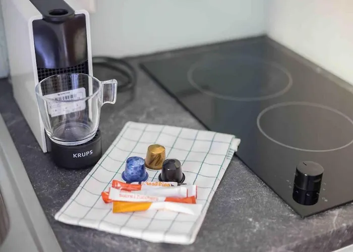 Urban Oasis With Queen Bed And View Be-12 *